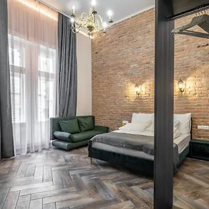 Marvelous In Andrassy Boulevard , Budapest Ungheria